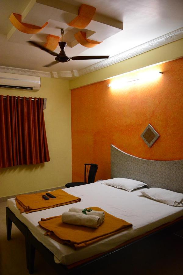 Hotel Sai Vishwa Shirdi Zewnętrze zdjęcie